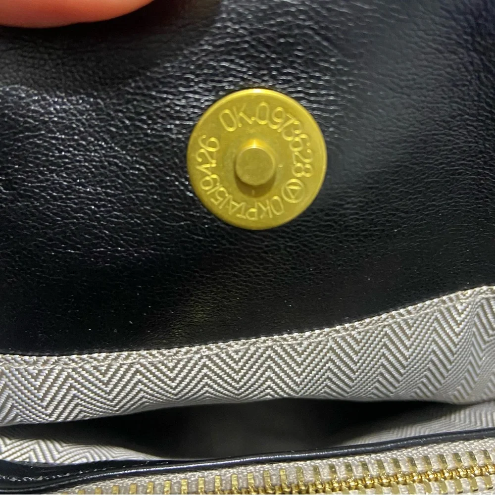 Tory Burch Kira Chevron Tote Black - Picture 6 of 11